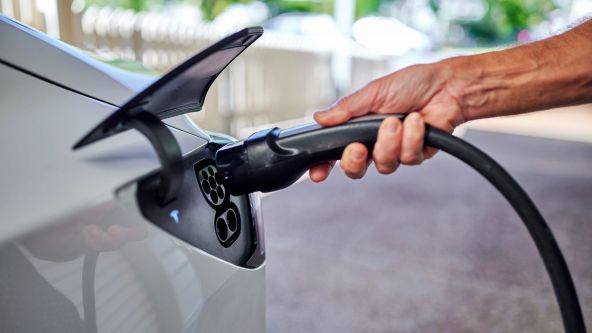 Electric vehicle charging plug