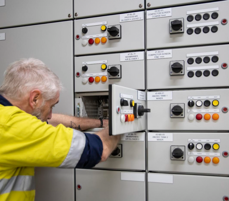 Kinetic Electrical Hawkes Bay electrician on site